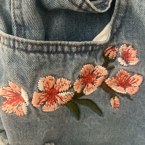 Mid rise embroidered jean shorts from Italy. - Picture 3 of 5